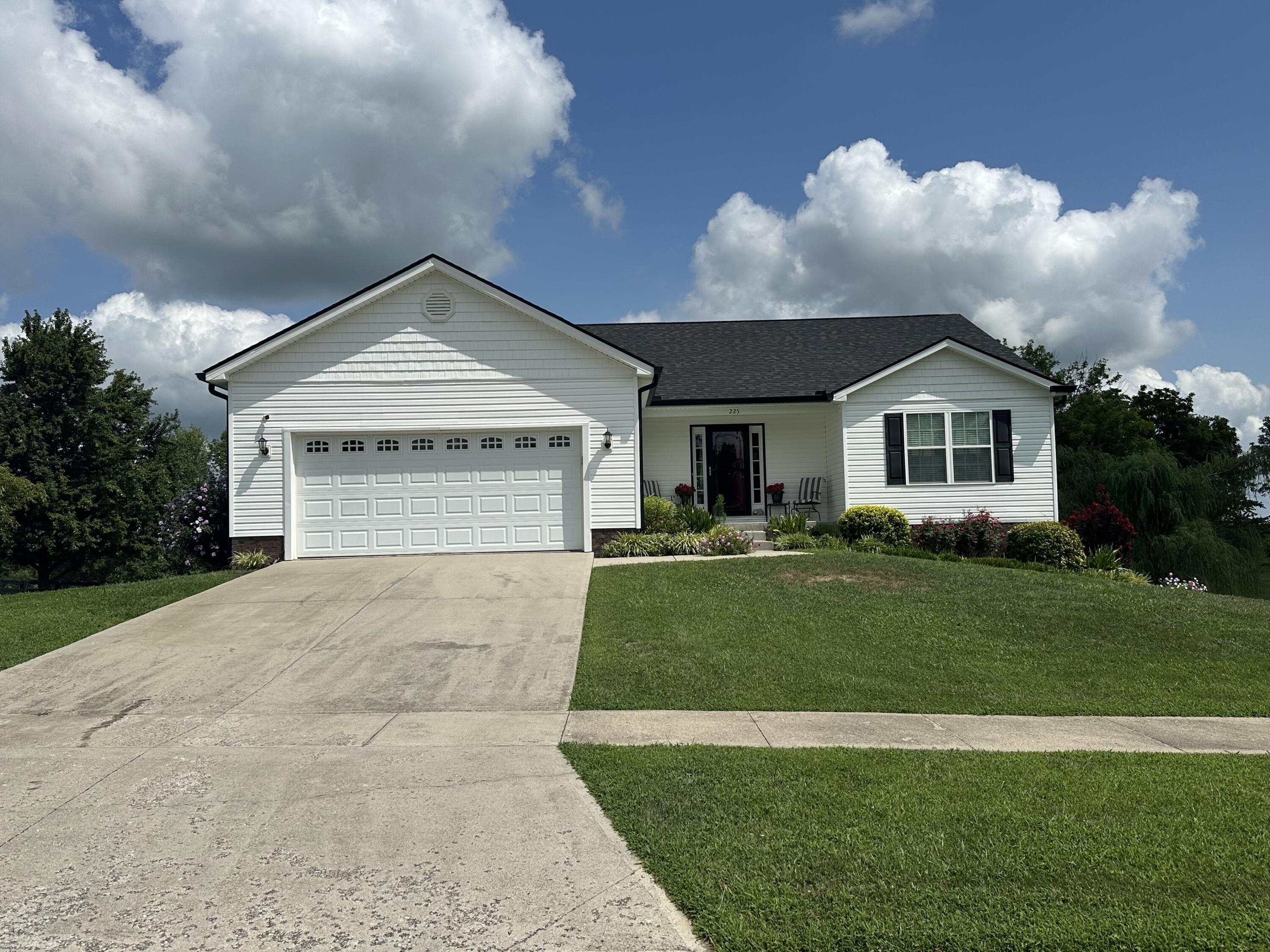 Property Photo:  225 Wilshire Way  KY 40475 
