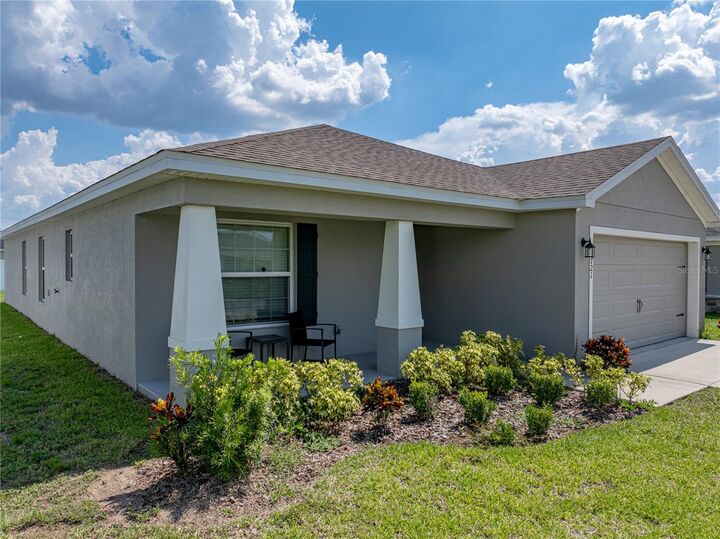 Property Photo:  721 Daphne Drive  FL 33868 
