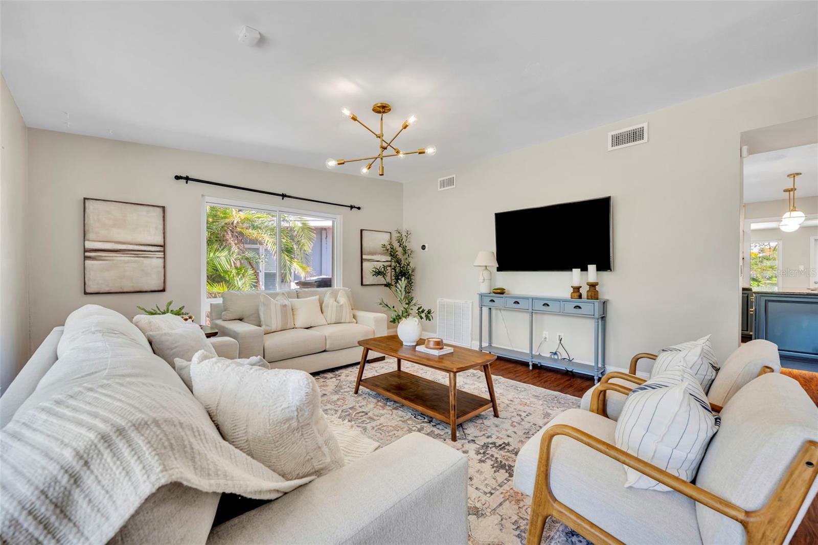 Property Photo: 3007 Chelsea Street FL 32803