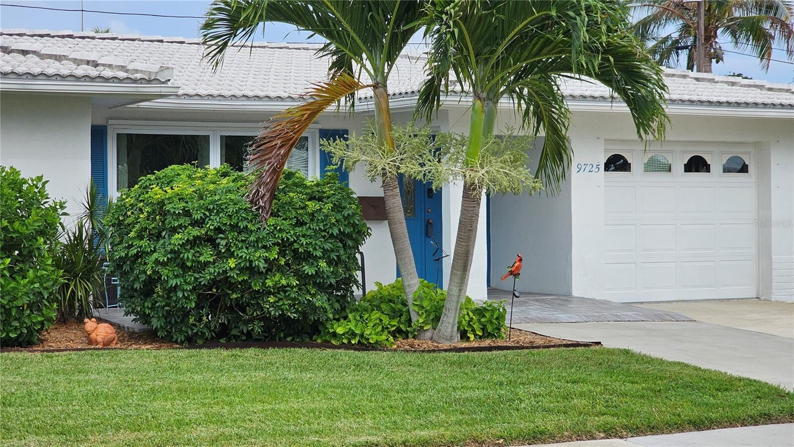 Property Photo: 9725 44th Way N FL 33782