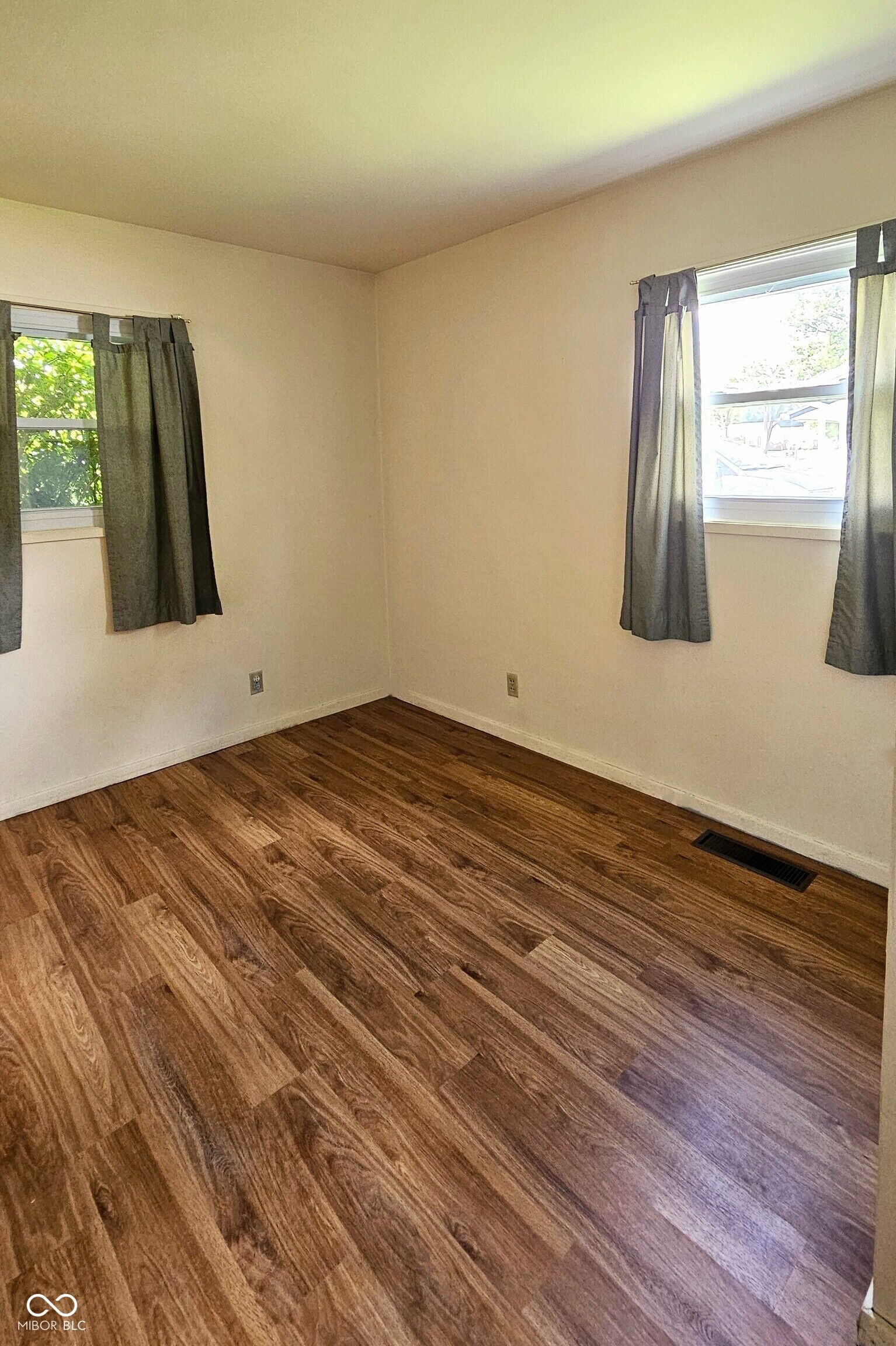 Property Photo:  517 Sawmill Road  IN 46184 