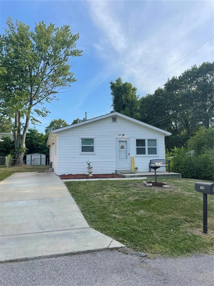 Property Photo: 105 Ridge Top Drive MO 63019