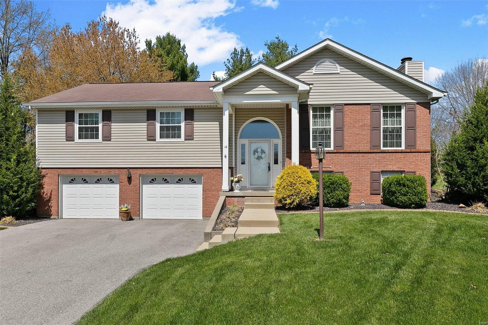 Property Photo: 10 Seven Iron Court IL 62220
