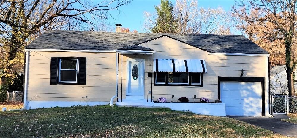 Property Photo: 1 Belleville Court MO 63135