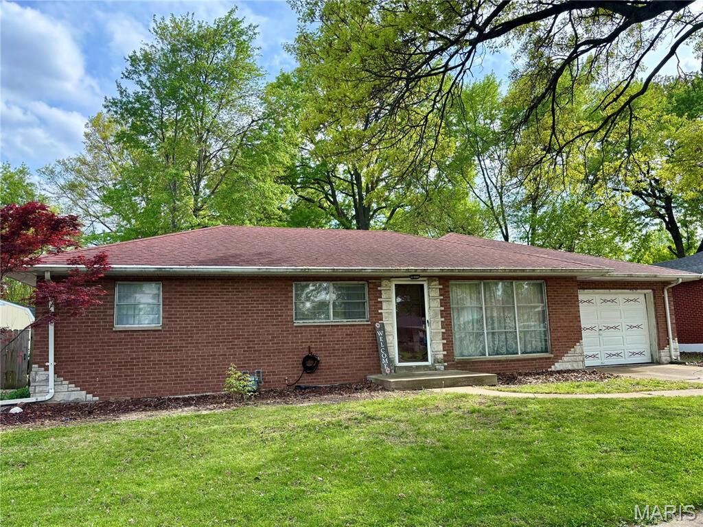 Property Photo:  26 Devon Hill Lane  IL 62040