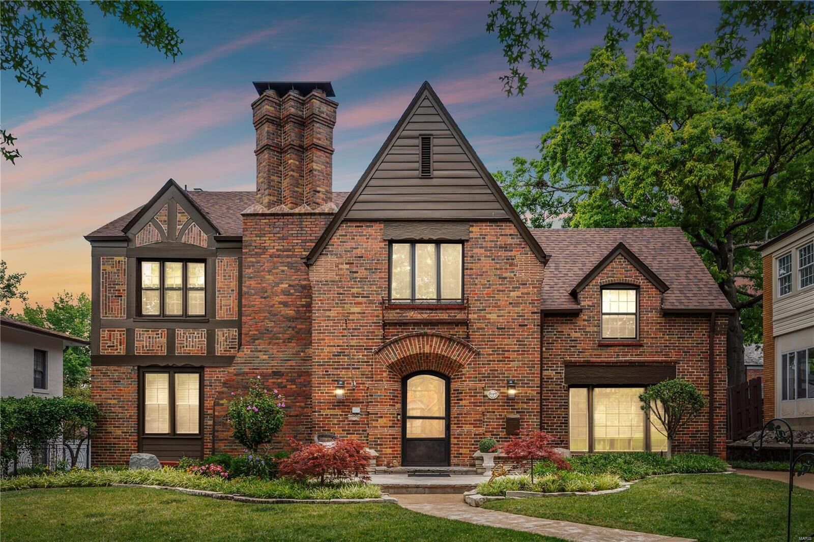 Property Photo:  8029 Venetian Drive  MO 63105 