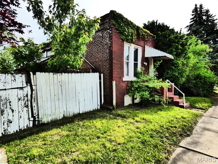 Property Photo: 4448 -4458 Swan Ave MO 63110