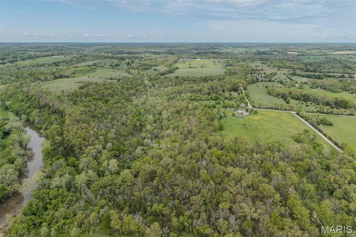 Property Photo: 81 Indian Creek Loop MO 65622