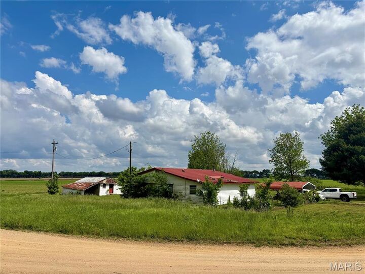 Property Photo:  562 County Highway 611  MO 63869 