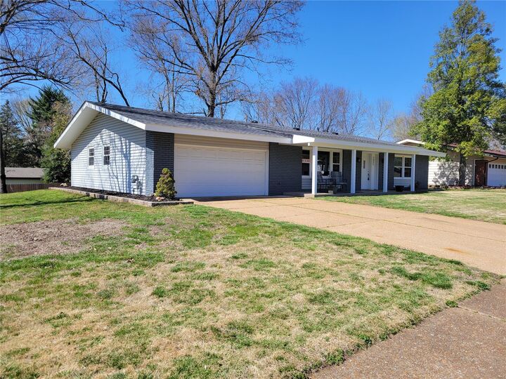 1521 Rathford Drive  St Louis MO 63146 photo