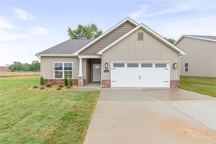 613 Dogwood  Farmington MO 63640 photo