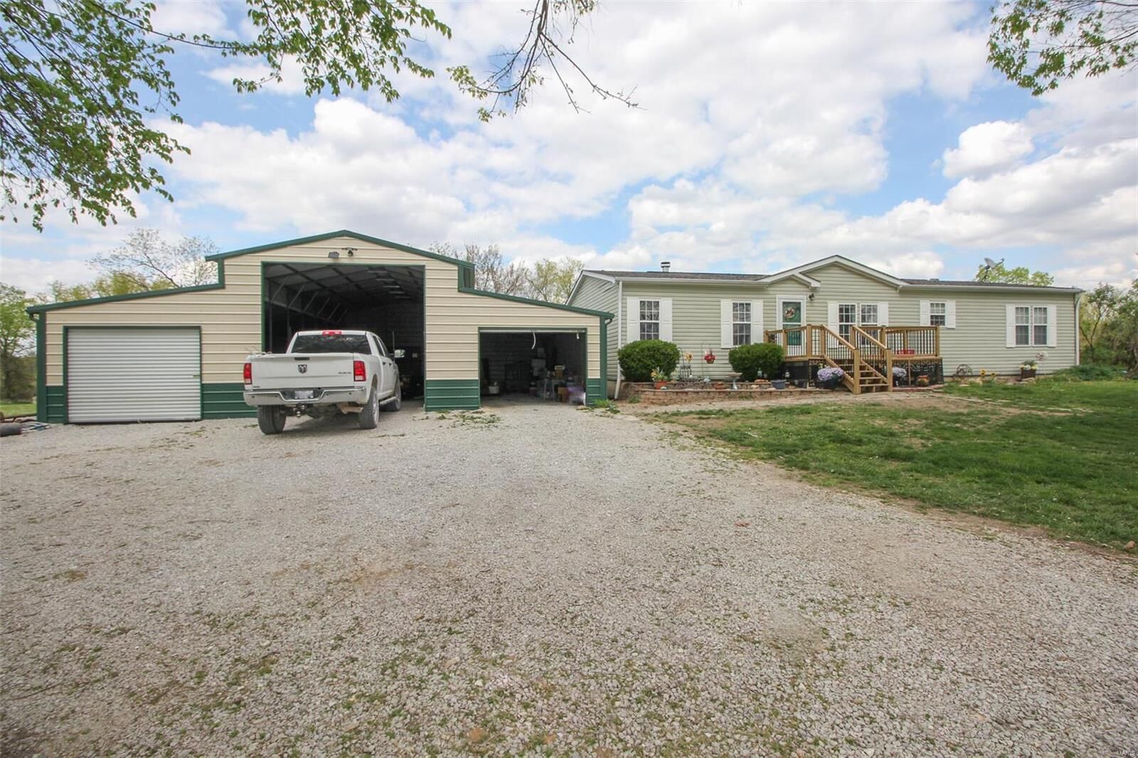 Property Photo:  289 Old Williamsburg Road  MO 63361