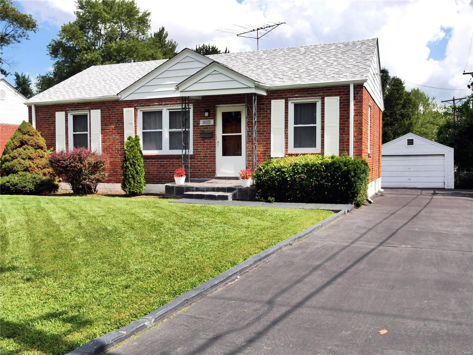 Property Photo: 1250 S New Florissant Road MO 63031