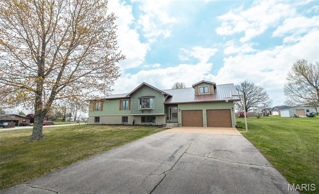 Property Photo: 736 Stella Street MO 65536