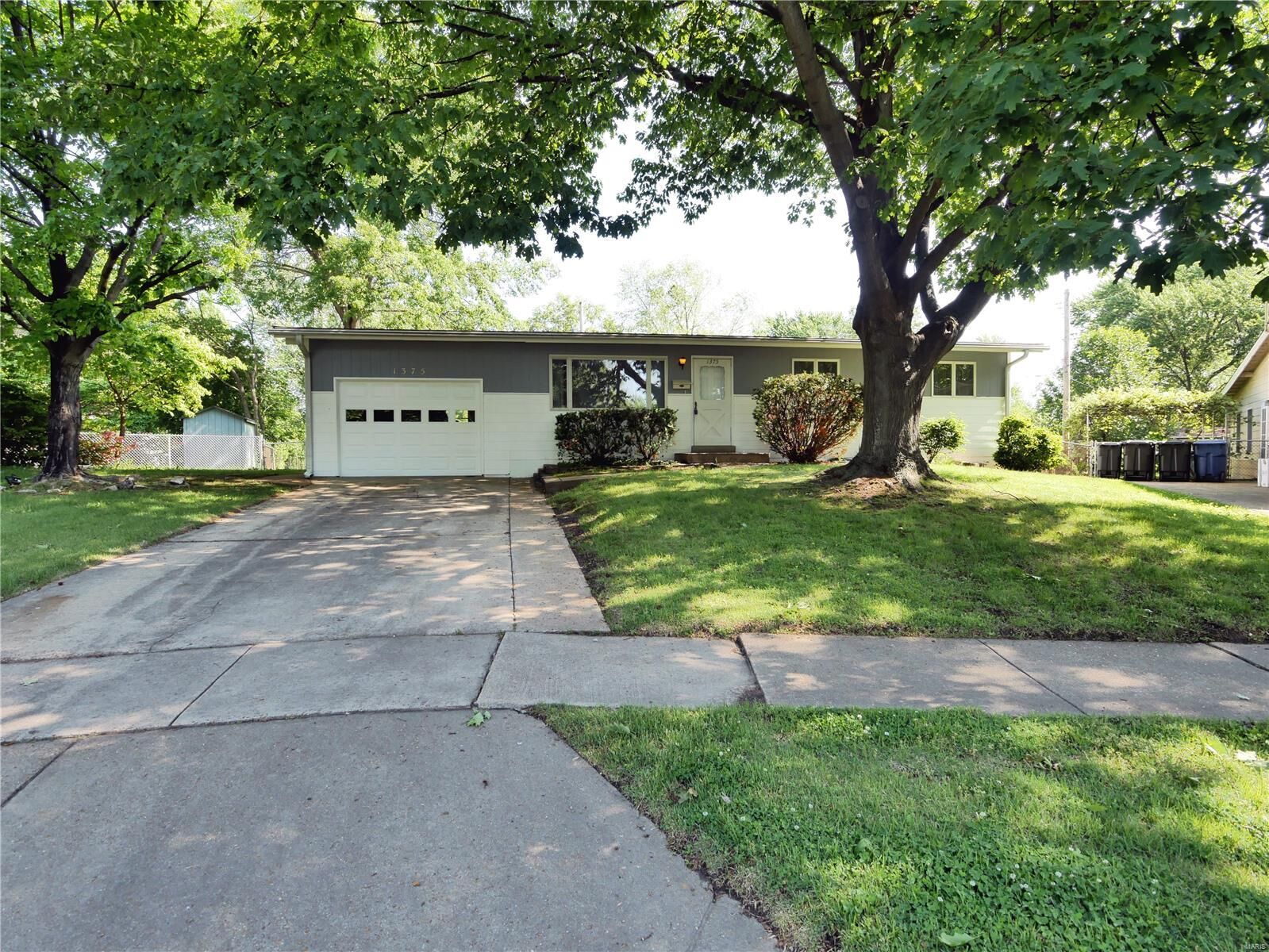Property Photo: 1375 Parakeet Lane MO 63031