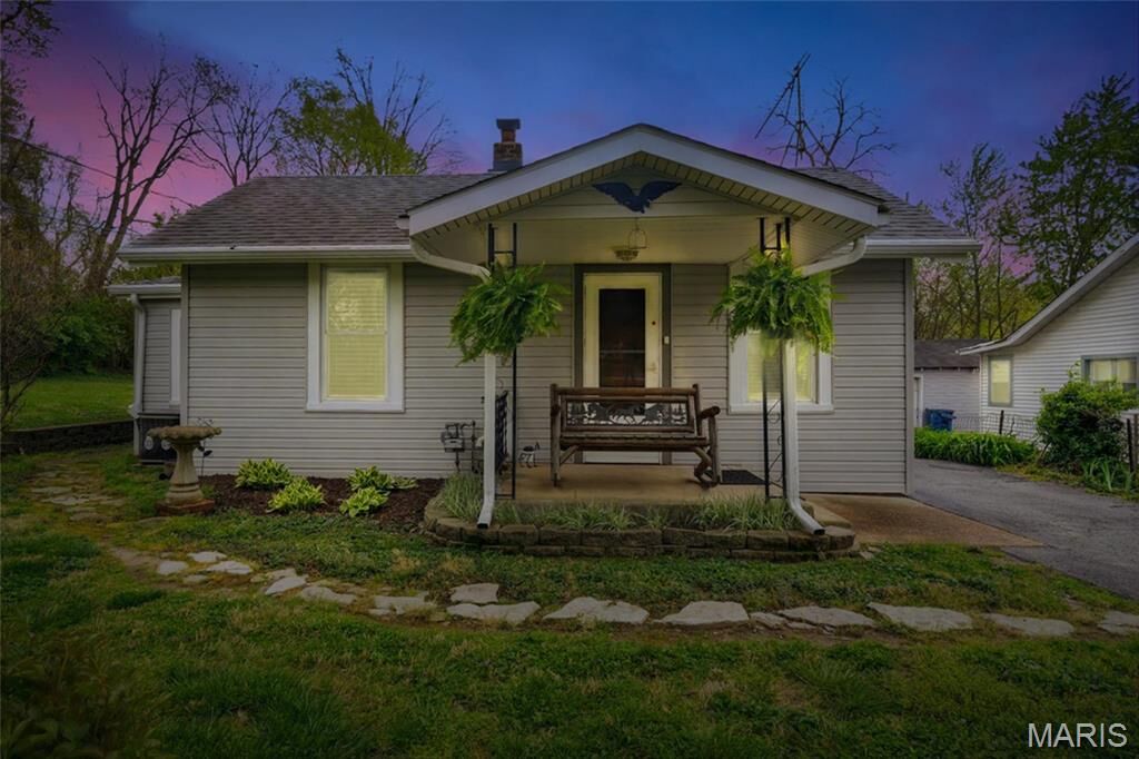 Property Photo:  9124 Arline Avenue  MO 63114 