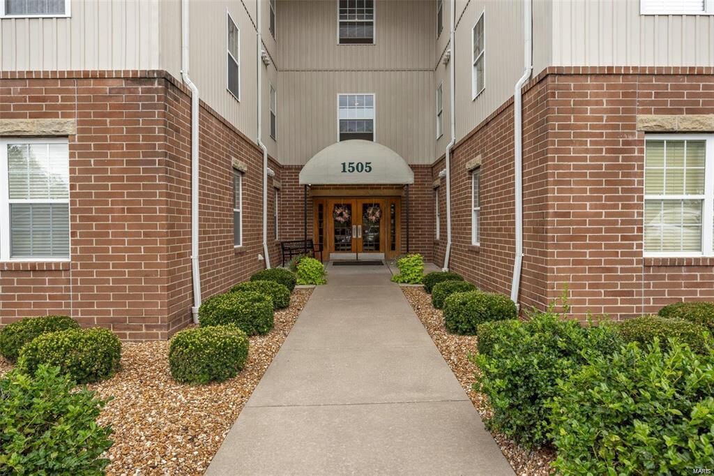 Property Photo:  1505 S Old Highway 94 405  MO 63303 