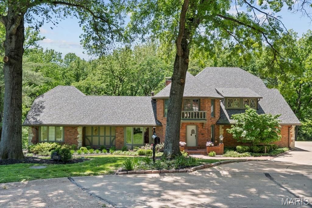 Property Photo:  13596 Kings Glen Drive  MO 63131 