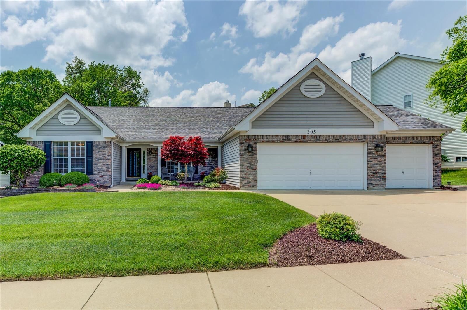Property Photo: 305 Avalon Chase Drive MO 63026