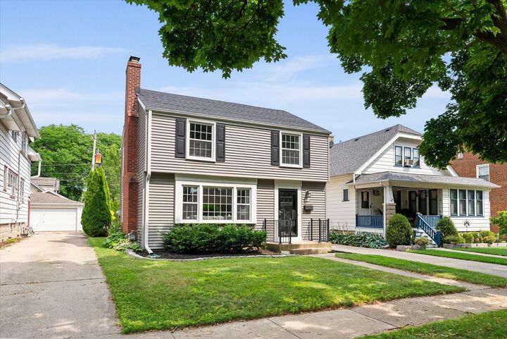 2624 N 70th St  Wauwatosa WI 53213 photo