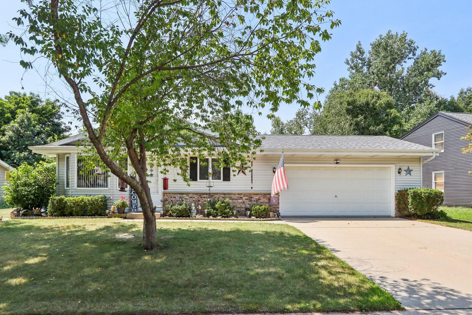Property Photo: 436 Sheridan Dr WI 53095