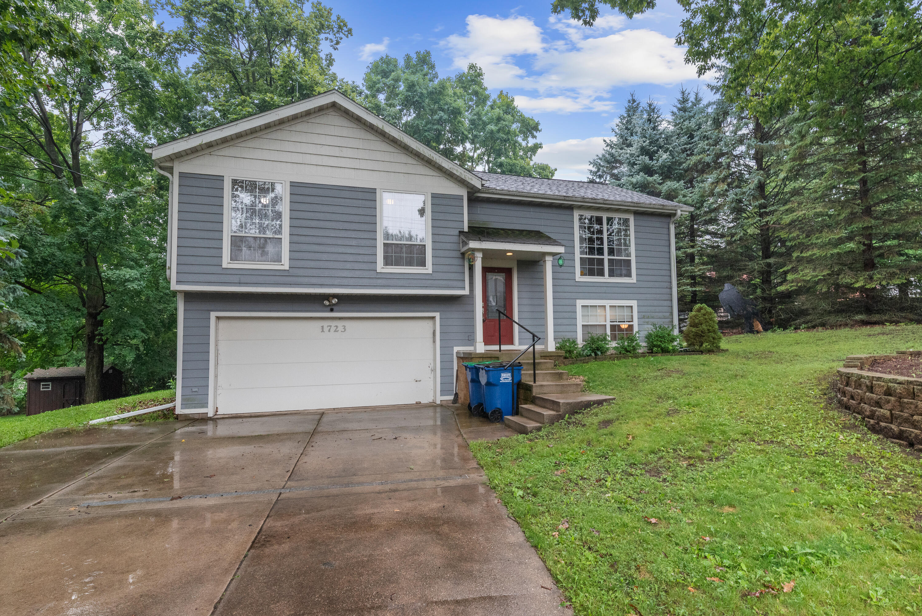 Property Photo:  1723 Falls Rd  WI 53024 