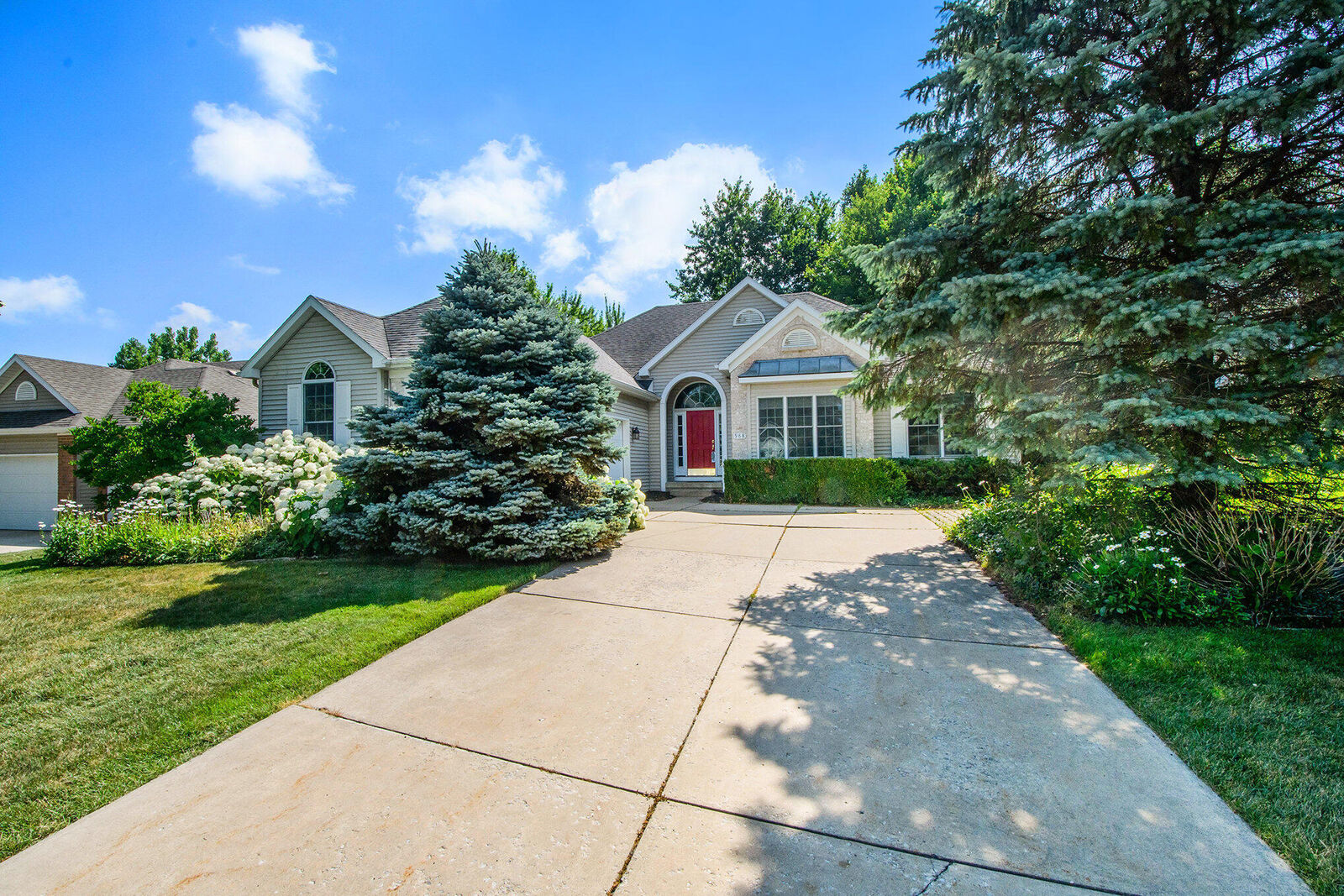 Property Photo: 988 Windshire Court SE MI 49546