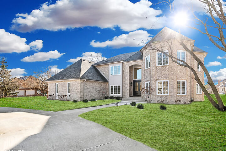 Property Photo: 87 Windmill Road IL 60467