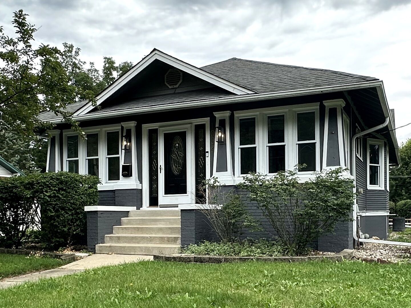Property Photo:  1034 N 5th Avenue  IL 60174 