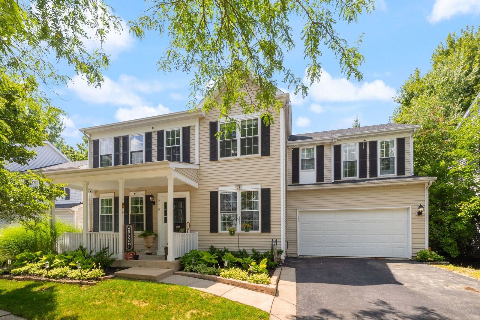 Property Photo:  570 Truman Drive  IL 60543 