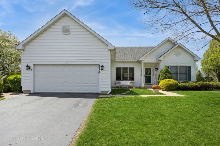 Property Photo: 1496 Trailwood Drive IL 60014