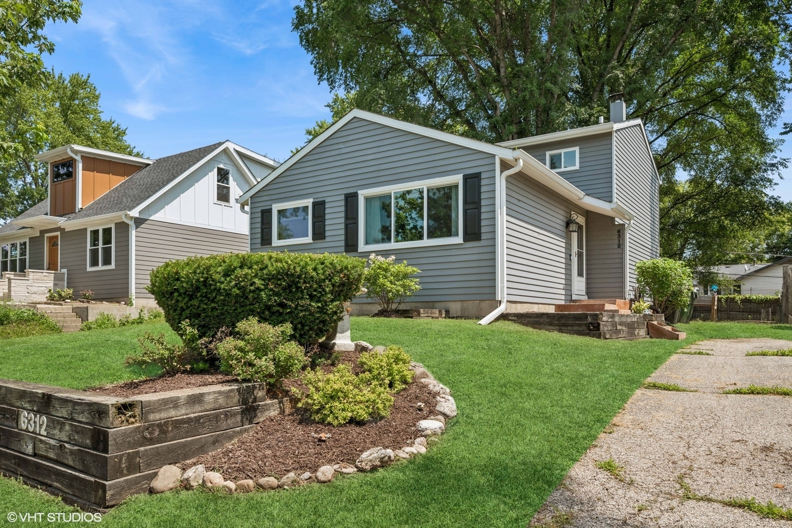 Property Photo: 6312 Hilly Way IL 60013