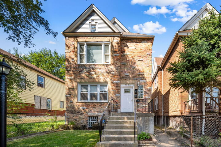 Property Photo:  7924 S Lowe Avenue  IL 60620 