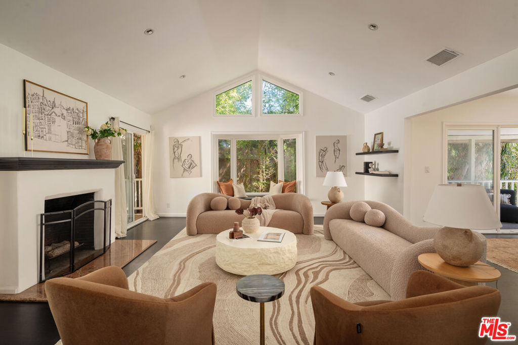 Property Photo:  9146 St Ives Drive  CA 90069 