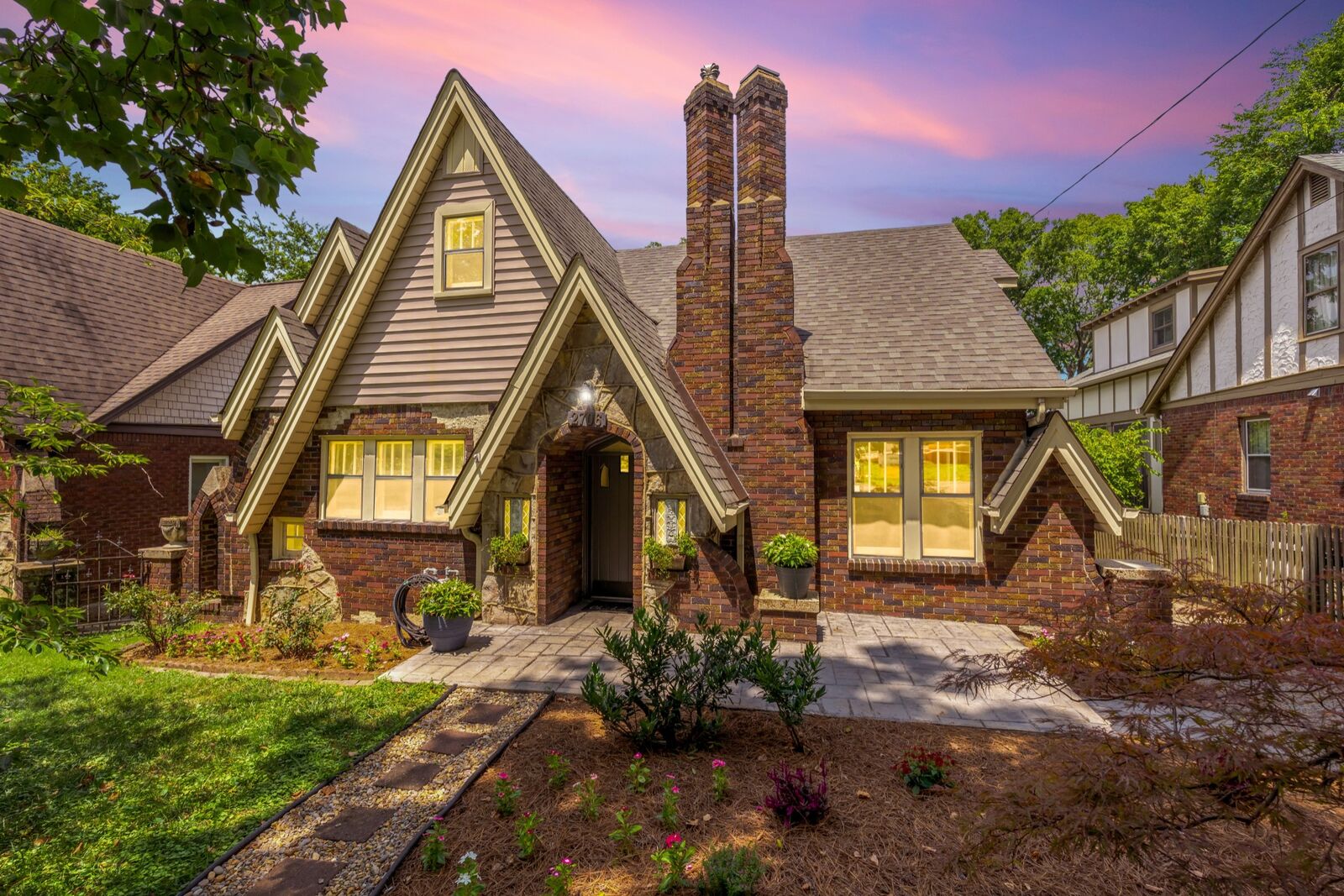 Property Photo:  2706 Woodlawn Dr  TN 37212 