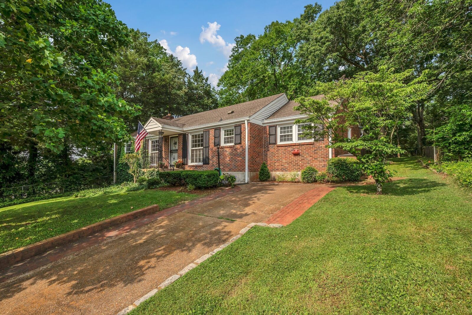 Property Photo:  821 Neartop Dr  TN 37205 