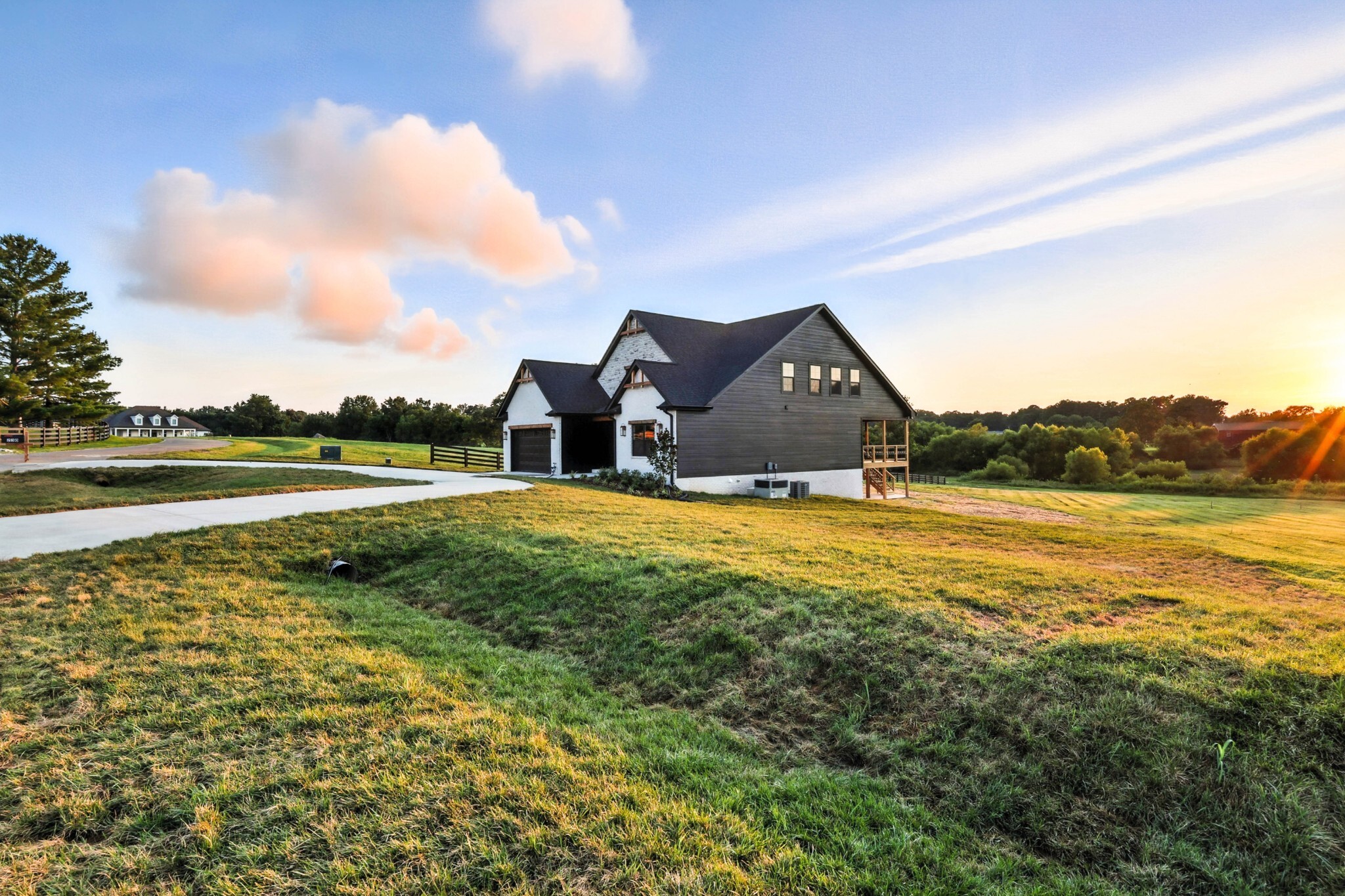 Property Photo: 230 Hall Ct TN 37010