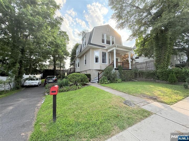 24 Maple Street  West Orange NJ 07052 photo