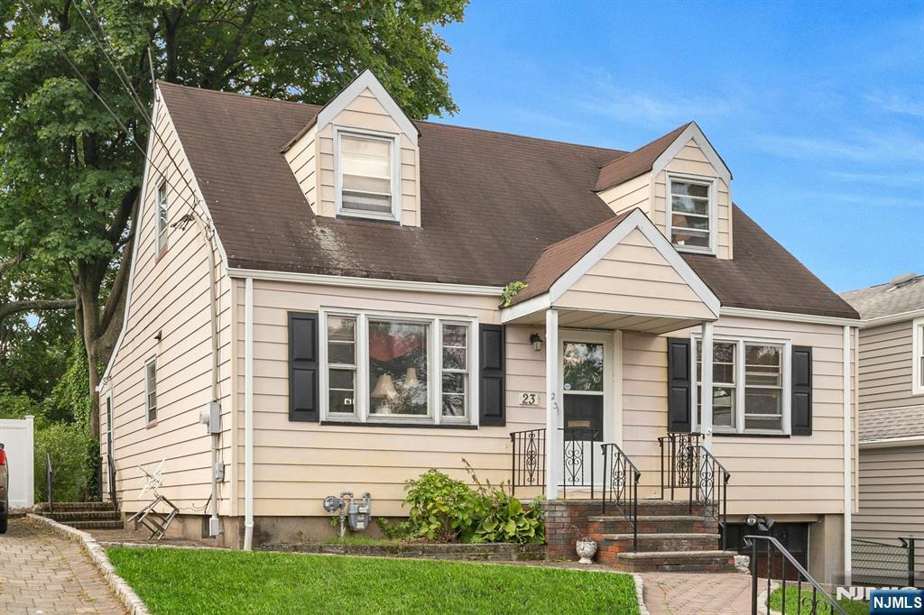Property Photo: 23 De Vausney Place NJ 07110