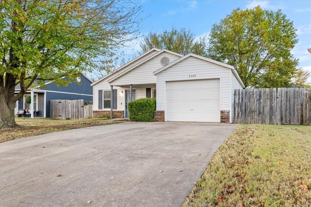 2509 SE 4th Street  Bentonville AR 72712 photo