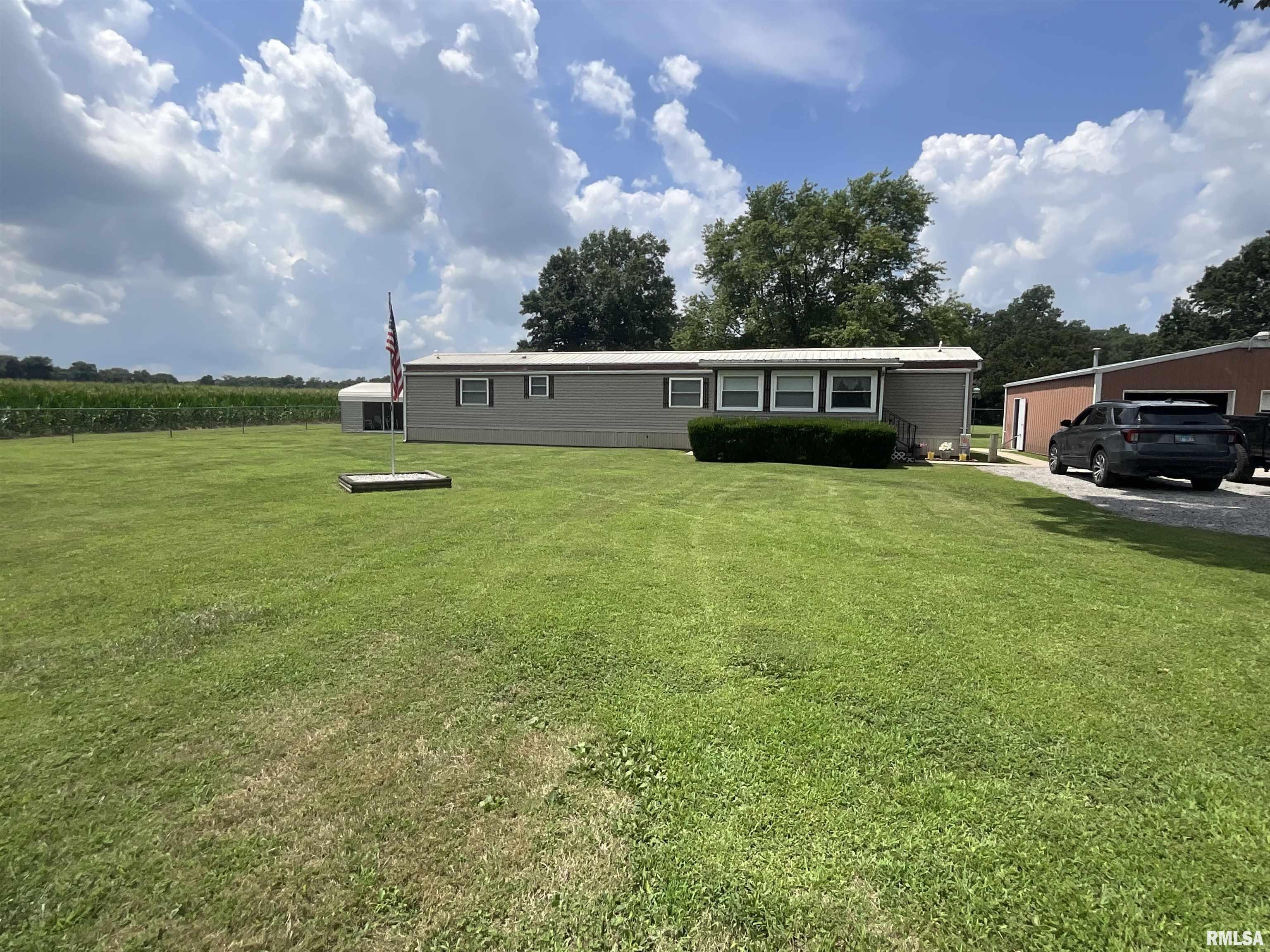 402 Jefferson Street  Kell IL 62853 photo