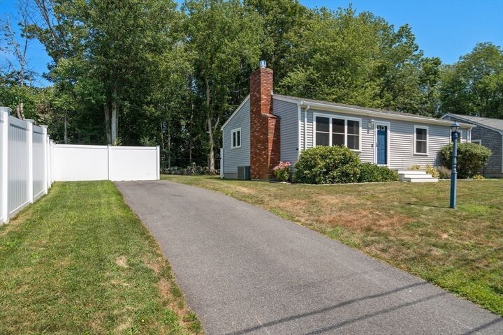 Property Photo:  106 Laurelwood Dr  MA 02745 