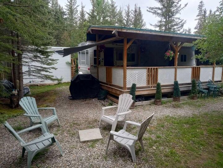 Property Photo: 200 4 Avenue SW 212 AB T0M 1X0