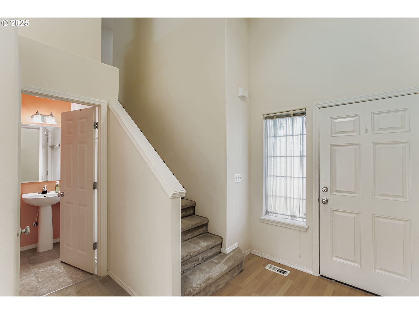 Property Photo: 16502 NE 12th Ct WA 98642