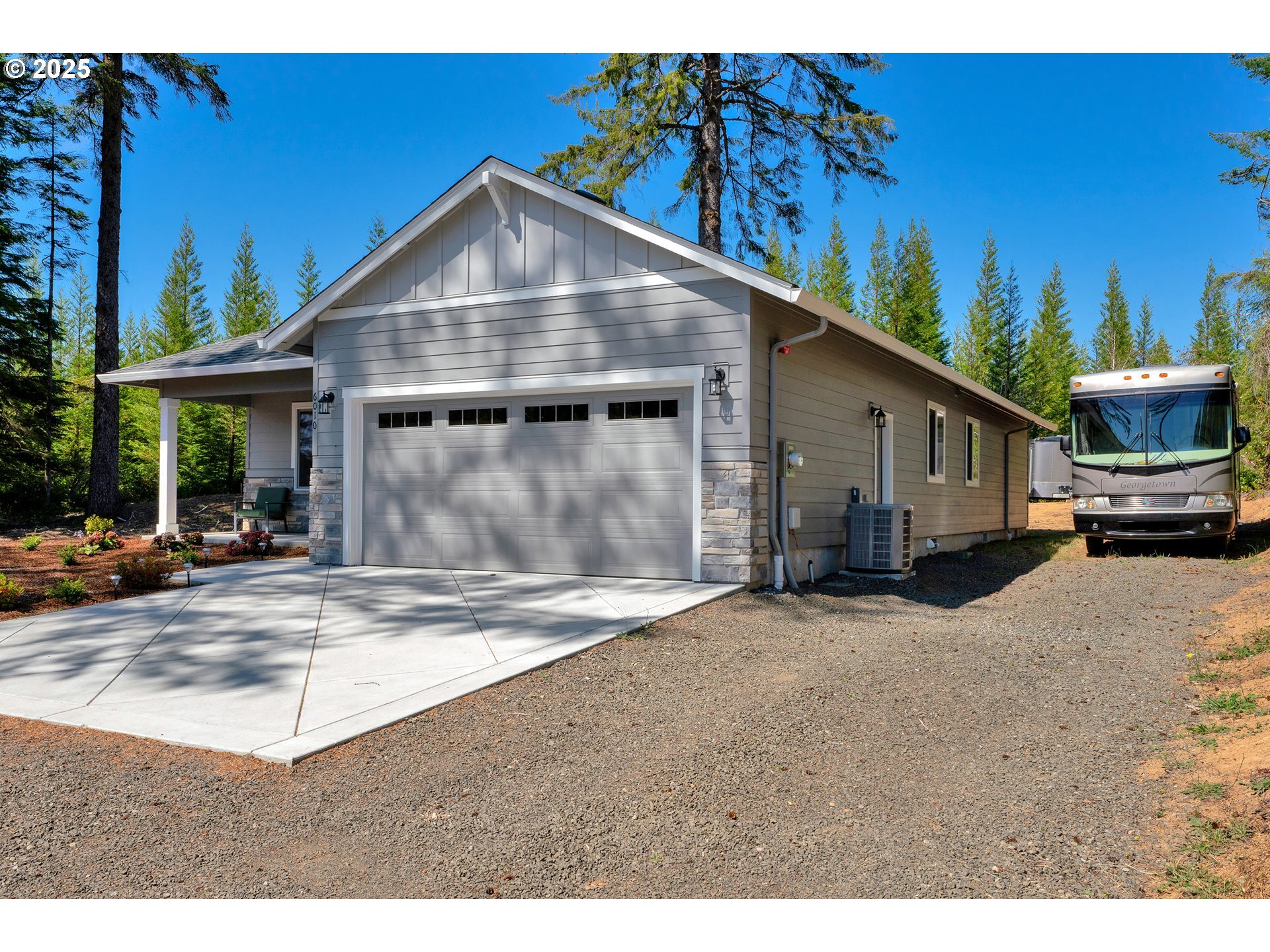 Property Photo:  6010 Little Woahink Dr  OR 97439 