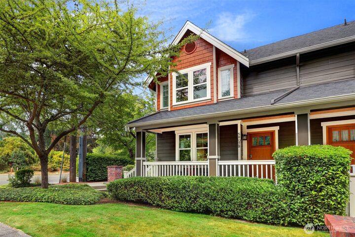5807 B  55th Avenue NE  Seattle WA 98105 photo