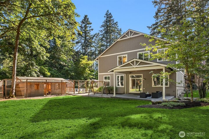 Property Photo: 10674 N Madison Avenue NE WA 98110