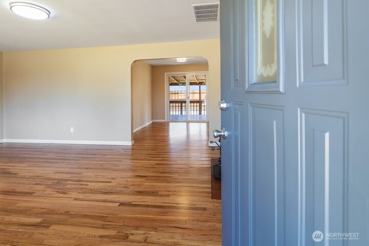 Property Photo:  3338  Pine Street  WA 98632 