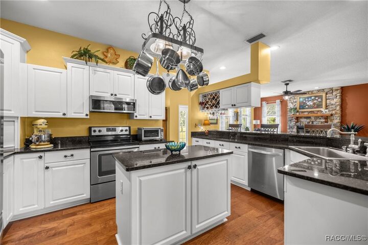 Property Photo:  10264 W Springtree Lane  FL 34428 