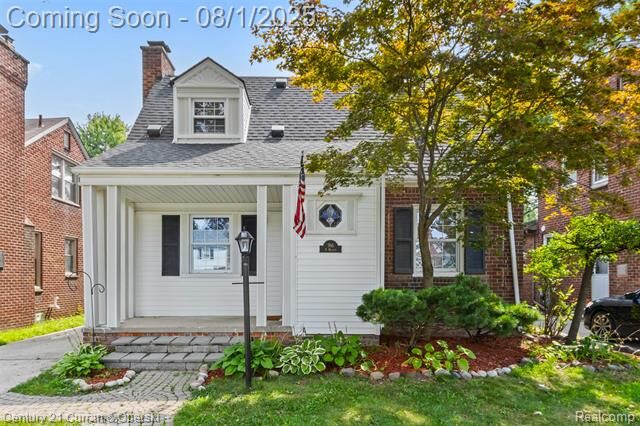 Property Photo: 916 N Melborn Street MI 48128